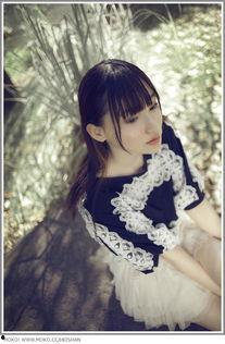 虚岁明星,揭秘年龄背后的明星人生