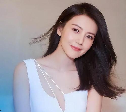 有明星气质的人,揭秘明星气质背后的魅力人生